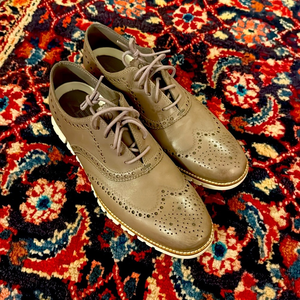 Cole Haan ZeroGrand men’s size 10D in Gray Leather.